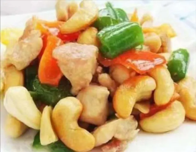 Cashew nuts chicken with rice or noodles