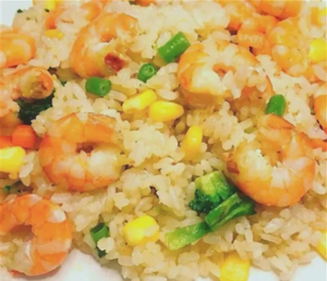 Fried noodles with prawns